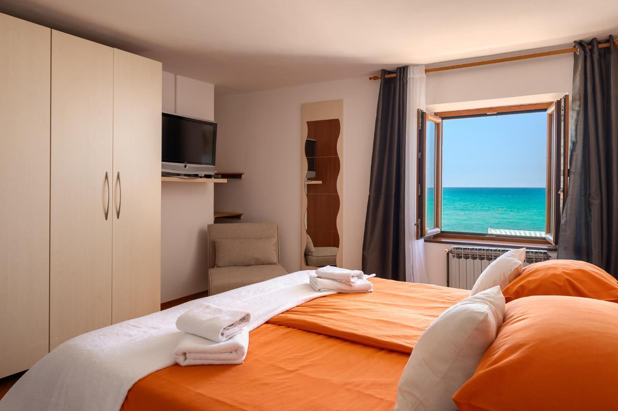Beach House - Sea Breeze Porec Exterior photo